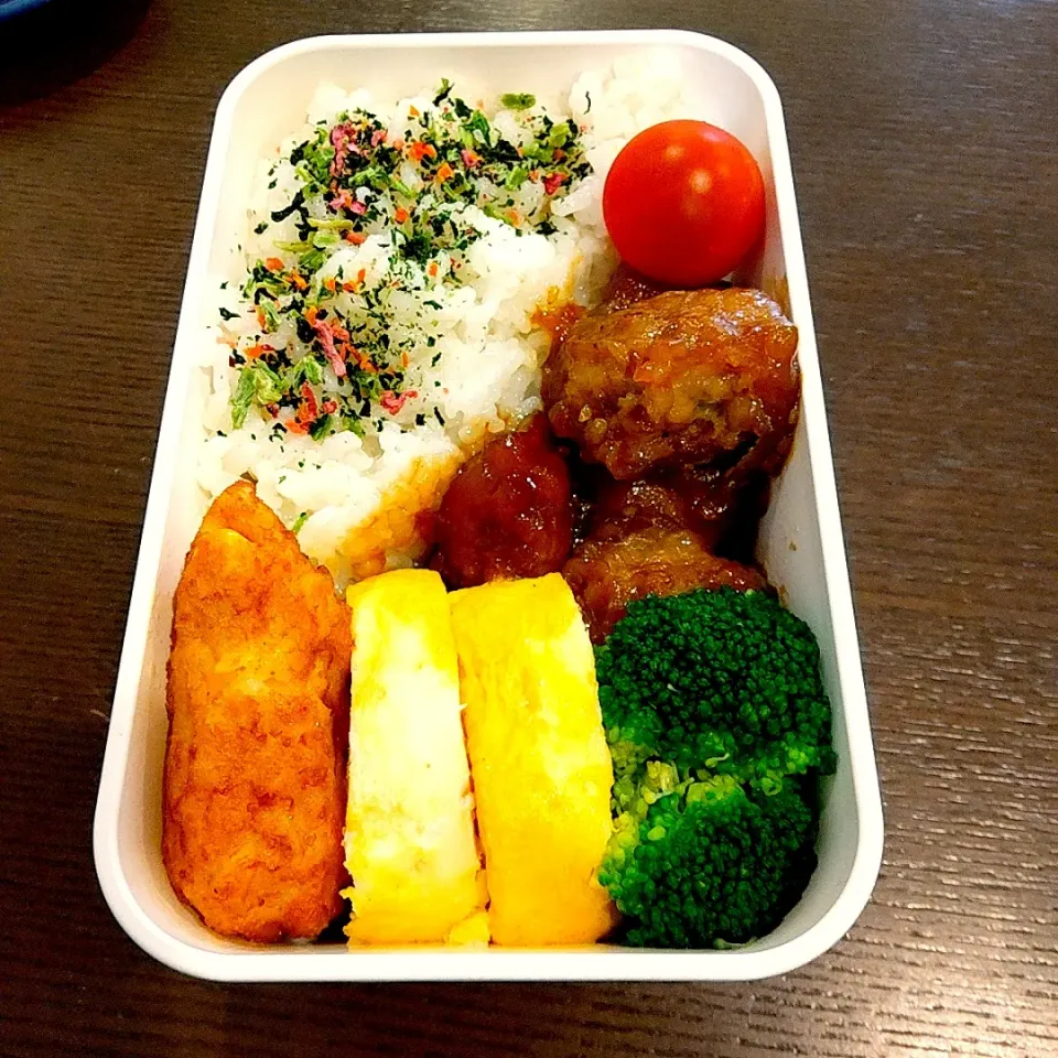 Snapdishの料理写真:ミートボール弁当🍱|Rieさん