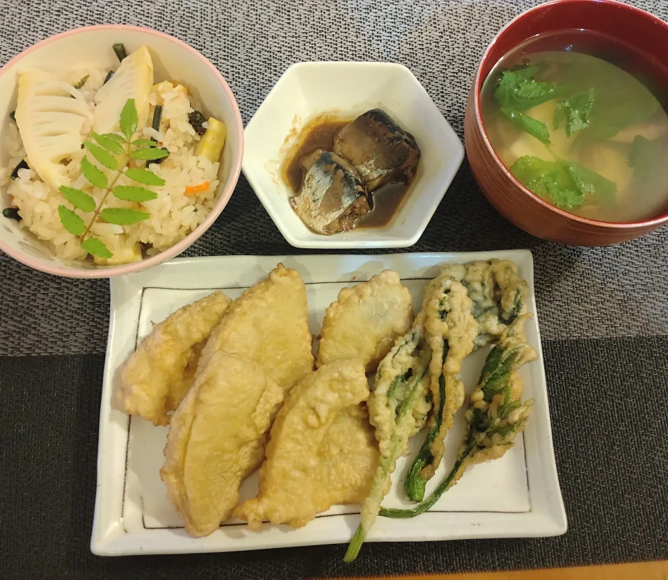 ☆たけのことタラの芽のてんぷら
☆たけのことわらびの炊き込みご飯
☆イワシ煮
☆すまし汁|chikakoさん