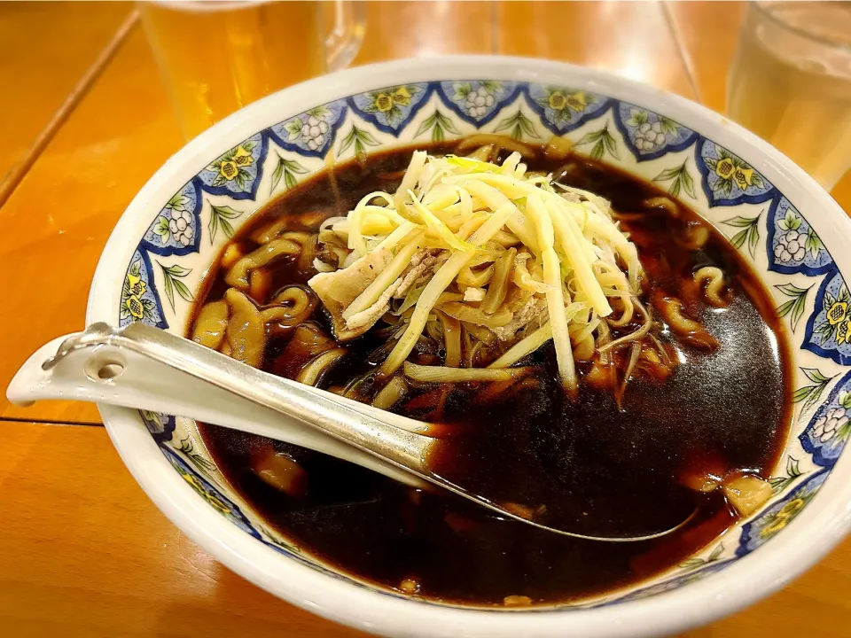 Snapdishの料理写真:黒酢ラーメン ¥1,040|Blue Moon Caféさん