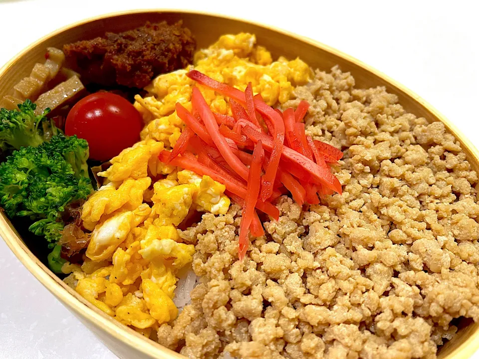 鶏そぼろニ食丼べんとう|WiTさん