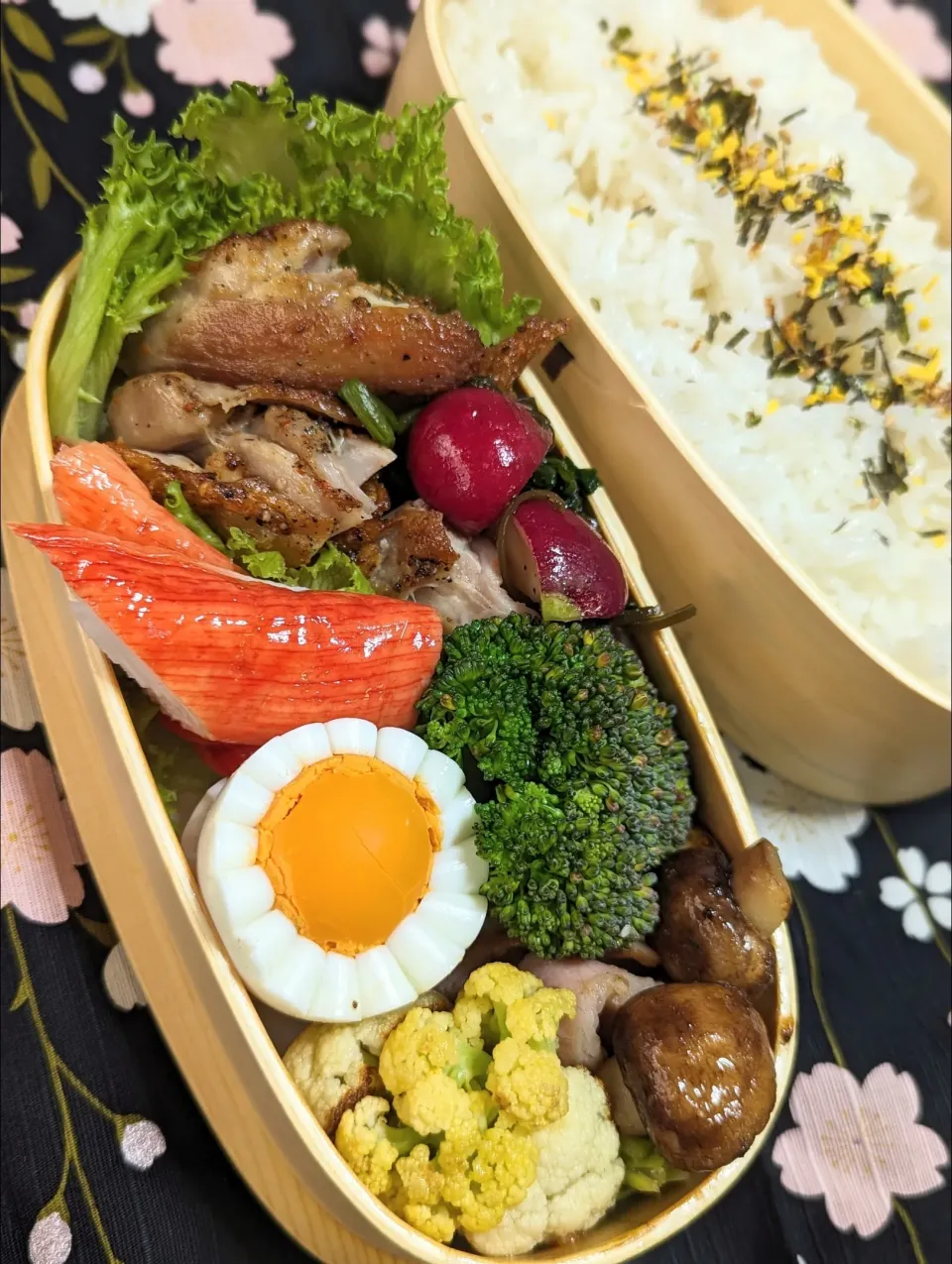 Snapdishの料理写真:本日のお弁当〜四国名物骨付鳥弁当|f.1125beさん