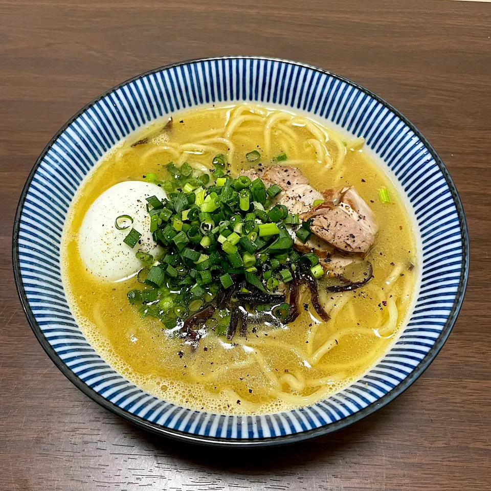 鶏白湯醤油ラーメン|dashi menjiroさん