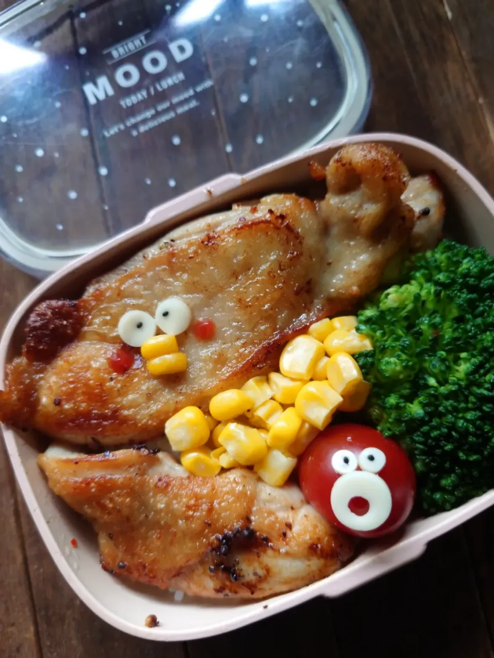 Snapdishの料理写真:漢の…次女用🍱こんがりチキンステーキ弁当|ᵏᵒᵘさん