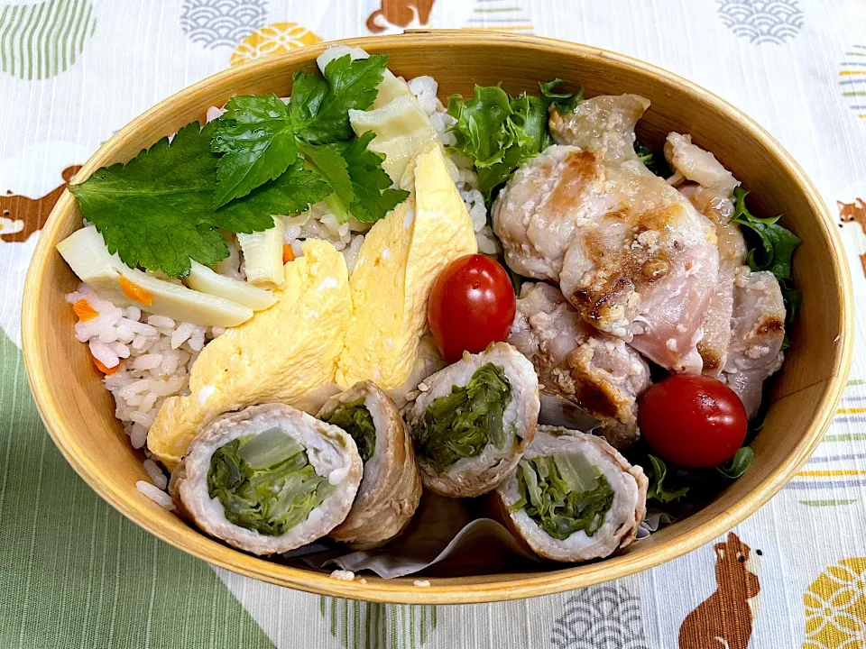 塩麹焼鳥、豚肉の春キャベツ巻、玉子焼きのたけのこご飯🍱|なお🅿️さん