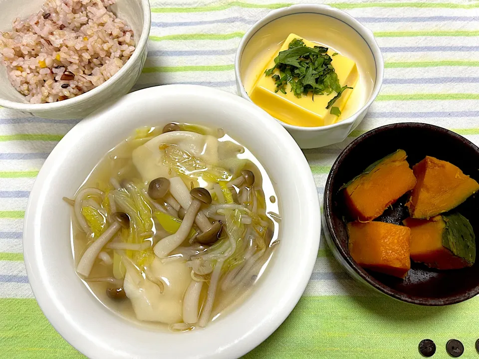 水餃子中華スープ、カボチャの煮物、卵豆腐|jackybeanさん