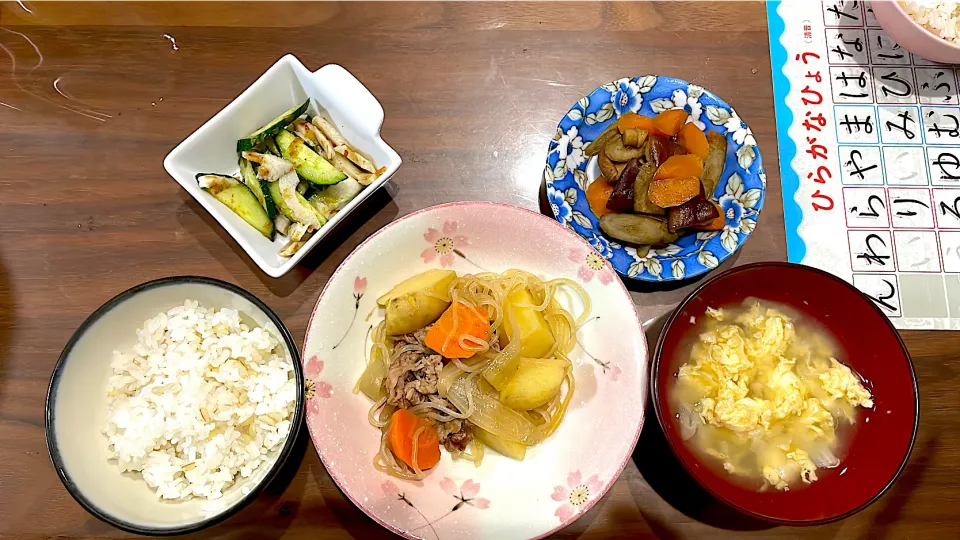 肉じゃが　キャベツのかき玉味噌汁　ごぼうと椎茸の旨煮　きゅうりと竹輪のおかか和え|おさむん17さん