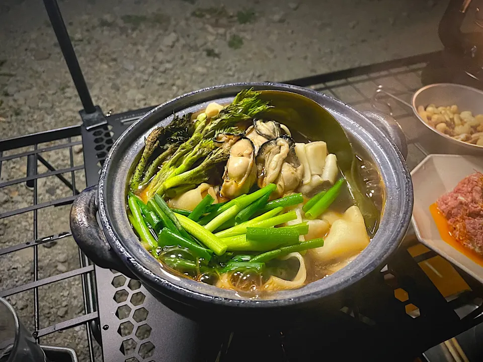 タラの芽牡蠣の煮込みひもかわうどん🦪|たつやん。さん