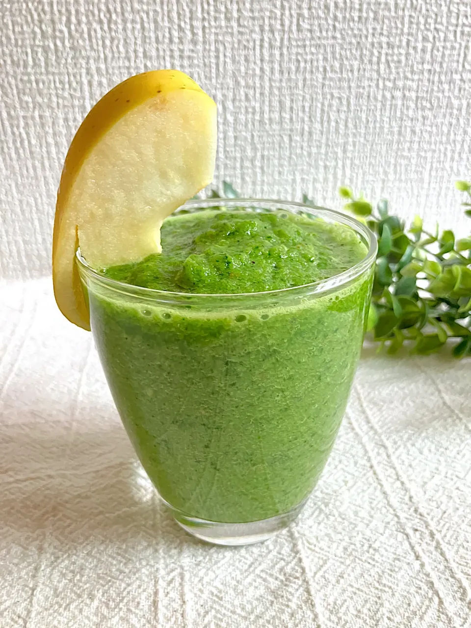 Snapdishの料理写真:＊小松菜りんごゴールドキウイスムージー🥬🍎🥝飲むサラダ🥗＊|＊抹茶＊さん