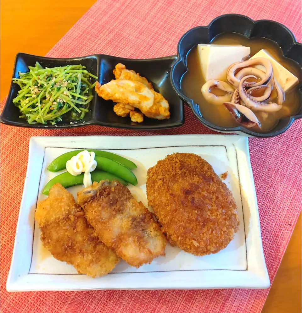 Snapdishの料理写真:☆アジフライ＆牛肉コロッケ
☆イカと豆腐の煮物
☆豆苗胡麻和え＆辛子レンコン天|chikakoさん