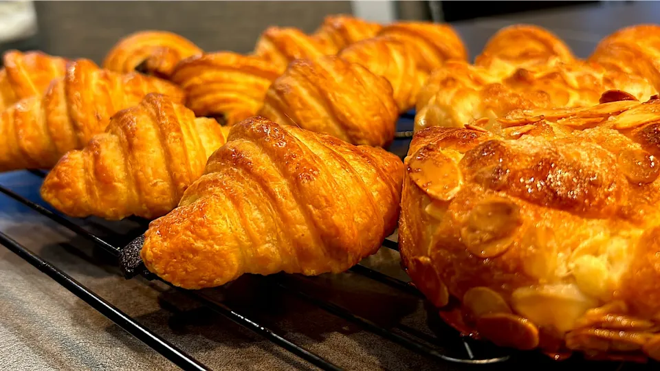 クラッカンショコラ＆チョコクロワッサン🥐|手作りパン工房　BakeryLife24さん