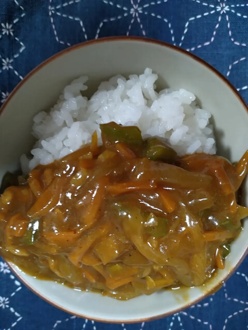 カレー|よっちびやばんぶーさん