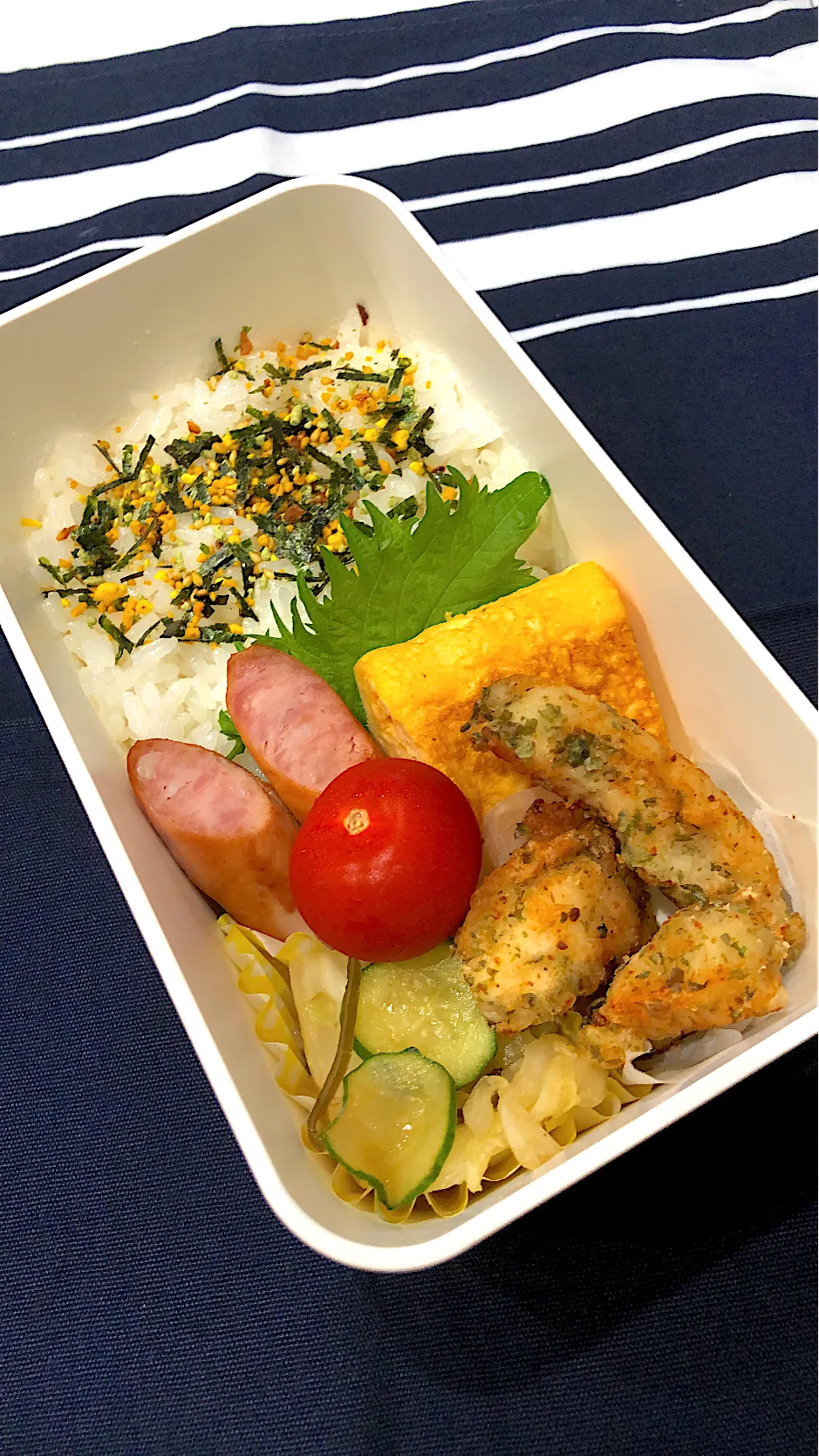 のりたまご飯、たまご焼き、ウインナー、鶏むねチーズ磯部、白菜ときゅうりのレモン漬、ミニトマト|きらきらさん