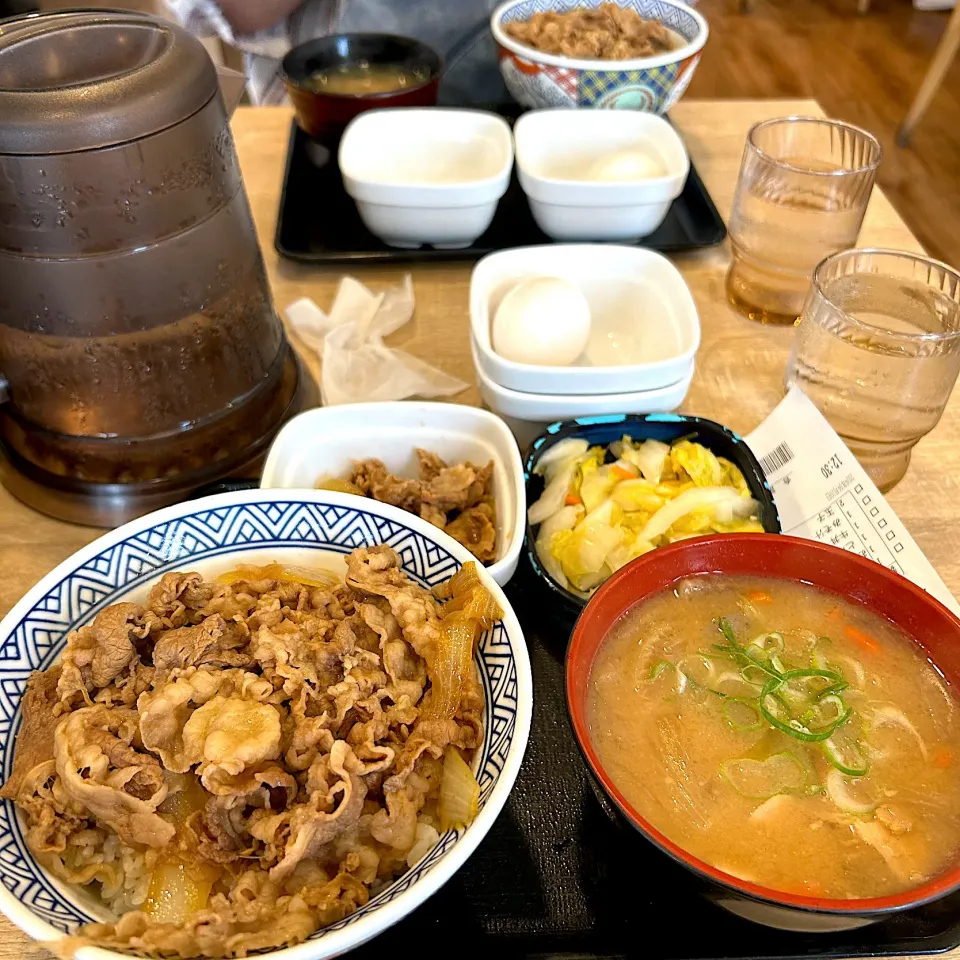 吉野家で牛丼😋|すかラインさん