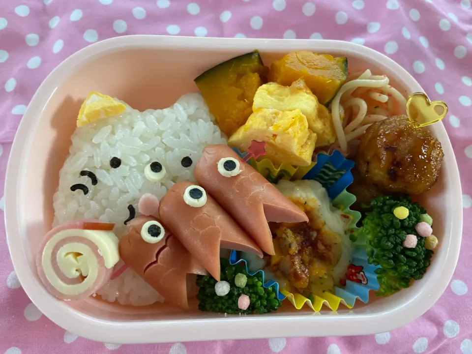 Snapdishの料理写真:4月遠足弁当　小学校一年生初遠足|ひろこさん