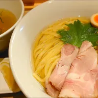 Snapdishの料理写真:【TRYラーメン大賞2021-2022 
新店・しょうゆ部門 5位】 
支那蕎麦 澤田 
昆布水つけ麺 塩味  (1,150円) 
＋メンマ (200円) 
＠新宿御苑前3分 
(JR新宿駅から徒歩13分)
24108 (115,638)