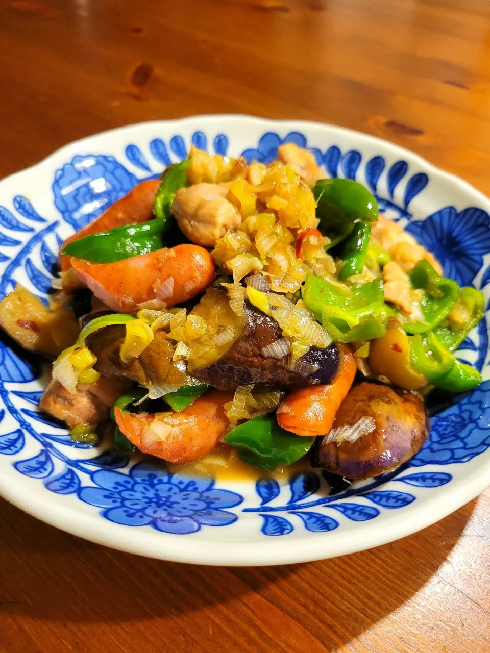 しょうが香る 鶏もも肉とナスの炒め物
（レシピは料理名でクラシル🔍️）|あんさん