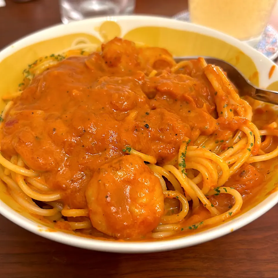 新玉ねぎとえびのトマトクリームパスタ|7さん