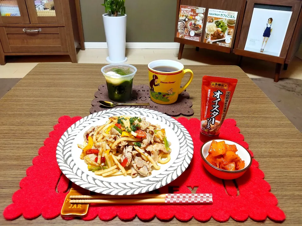 オイスターソースで焼きうどん夕飯|えっこさん