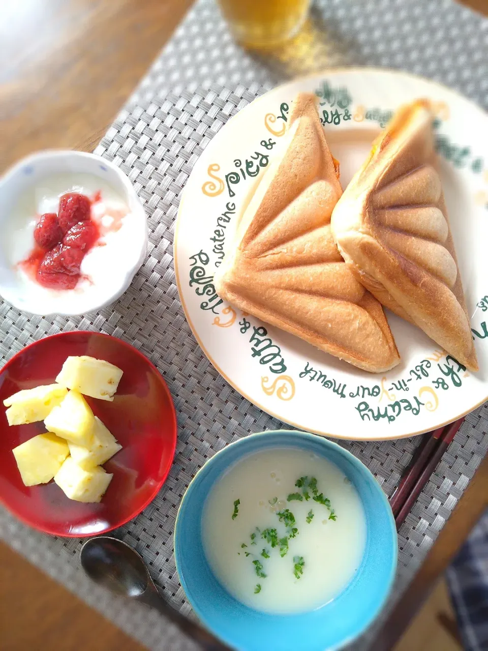 朝ごはん🌄！|まめころさん