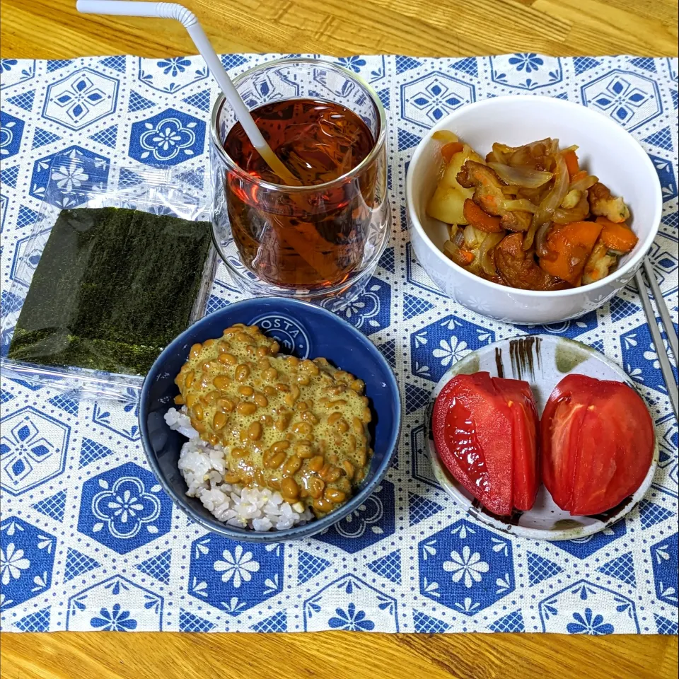 Snapdishの料理写真:納豆ご飯と煮物|사오리さん