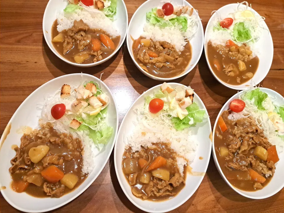 Snapdishの料理写真:カレーライス　サラダ|m aさん