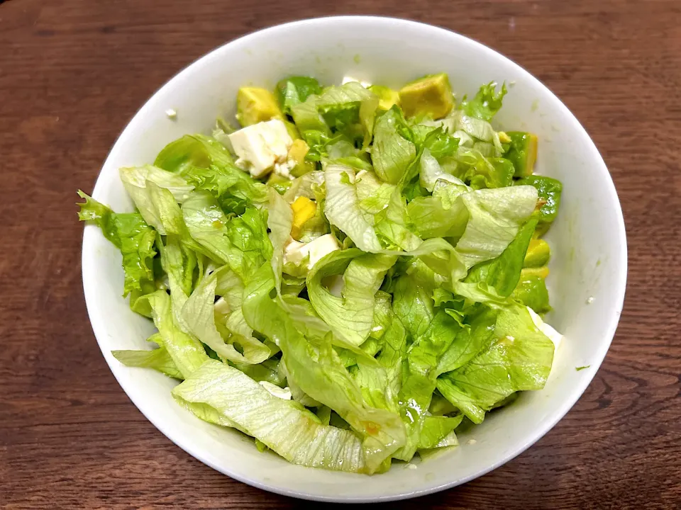 Snapdishの料理写真:時短で簡単豆腐とアボガドとレタスサラダ🥗|はるぽんさん