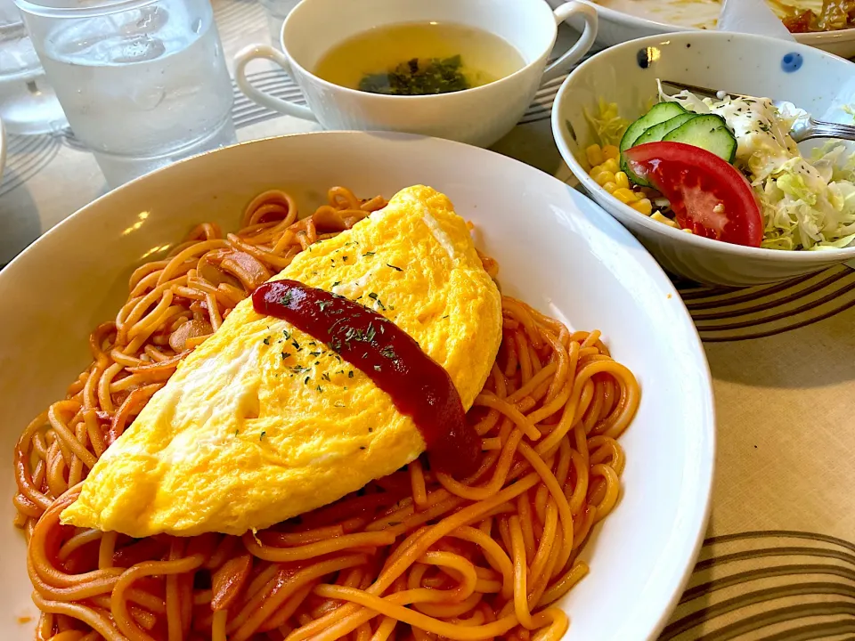 オムレツナポリタン😋🍝💕✨|アイさん