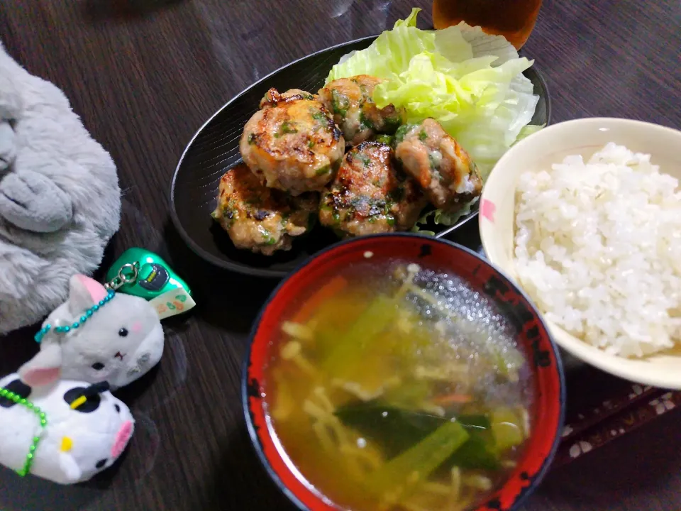 Snapdishの料理写真:押し麦ご飯、小松菜ときのことカニカマのスープ、豚こまシソ明太チーズ焼き、レタスサラダ|サトリさん