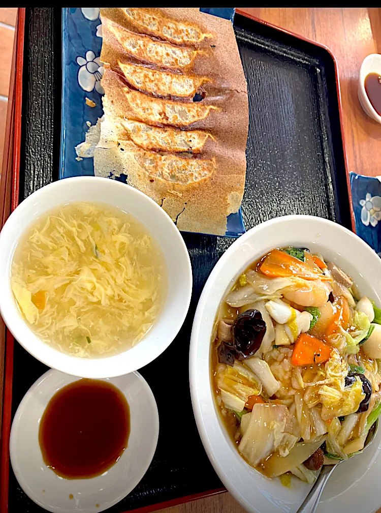 中華丼と餃子定食|🐈⸒⸒⸒⸒つるのダンス🐈🐾さん