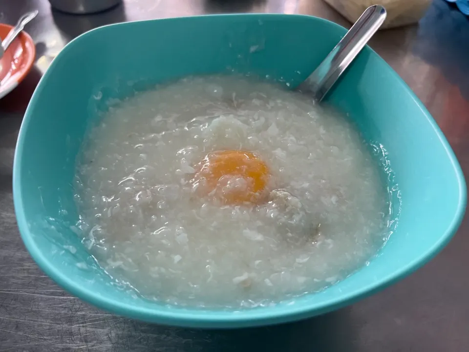 Snapdishの料理写真:Poridge with egg & park ball|Yoku kuu kyaku daさん