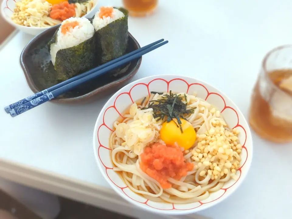 明太釜玉うどん 明太子おにぎり|滑舌の悪いエミネムさん