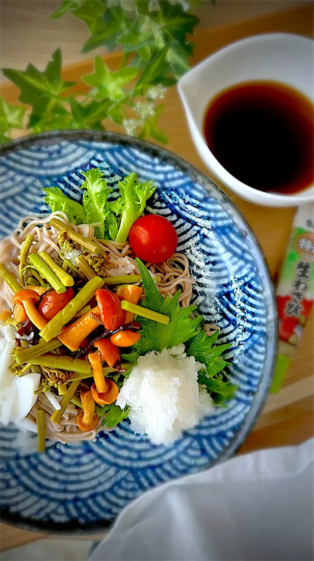 Snapdishの料理・レシピ写真:山菜ぶっかけ蕎麦｜料理好きさんの山菜レシピ♪