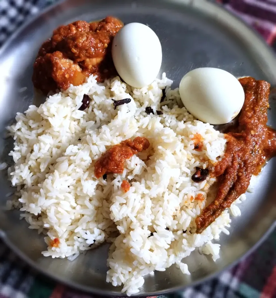 Ghee pulou prawns mango masala
masala okra
boiled eggs|Ram Ramさん