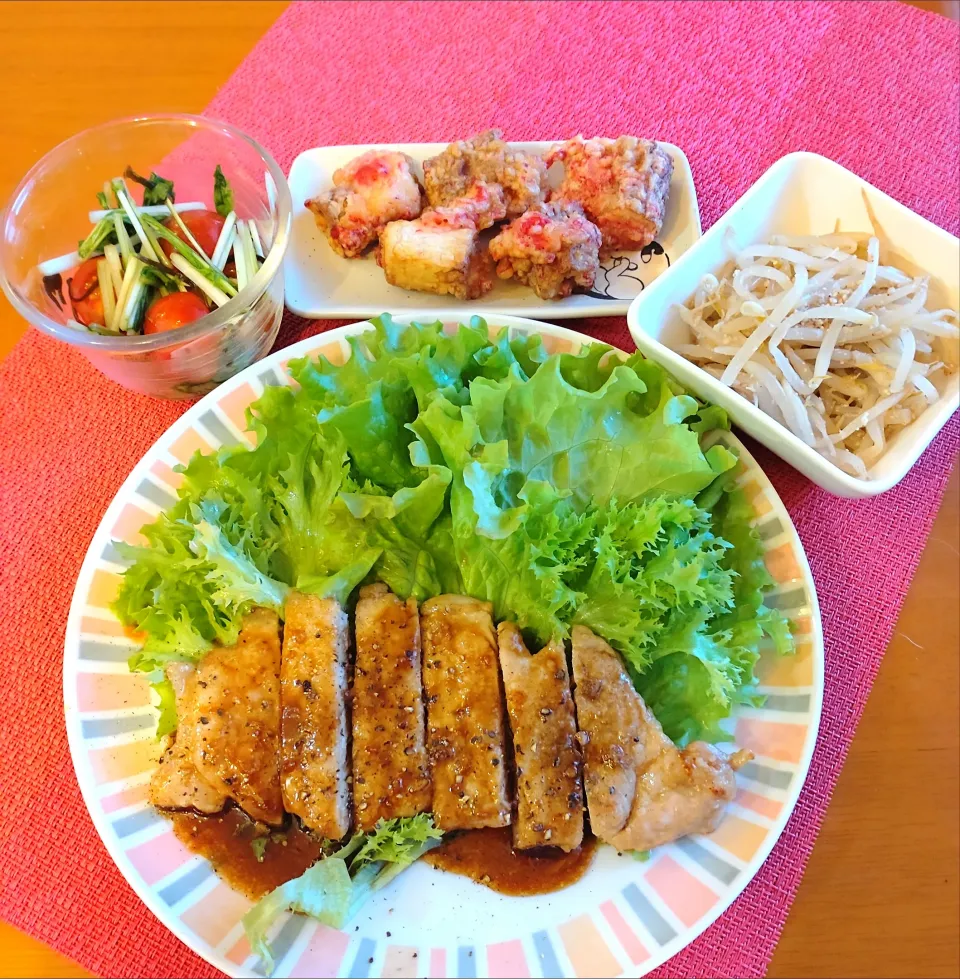 ☆豚ローステキ
☆水菜とミニトマトの塩昆布サラダ
☆もやし胡麻和え
☆竹輪のサクラエビ天|chikakoさん