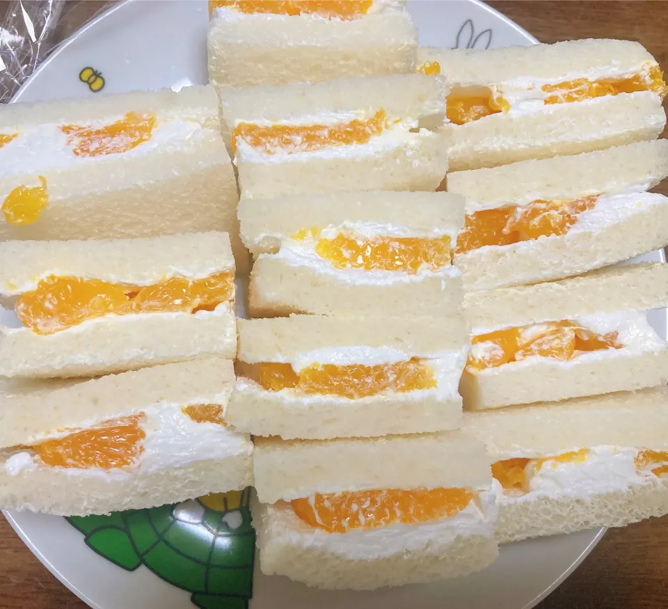 母の味　みかん缶サンド🍊|saimaricoさん