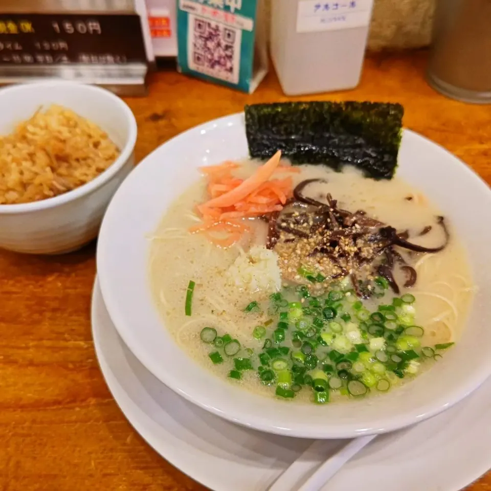 夕食は豚骨ラーメンばい。|Katsuraさん