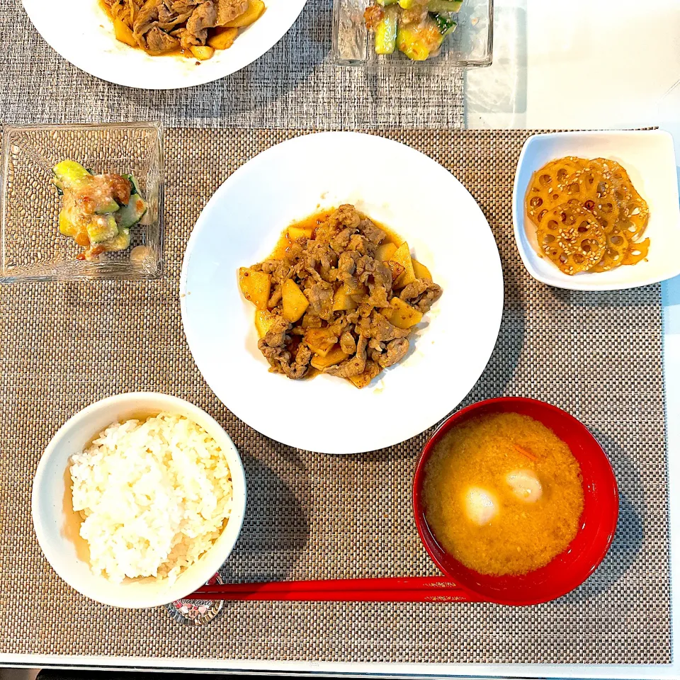 Snapdishの料理写真:牛肉とじゃがいものハニーマスタード炒め|Mokamiさん