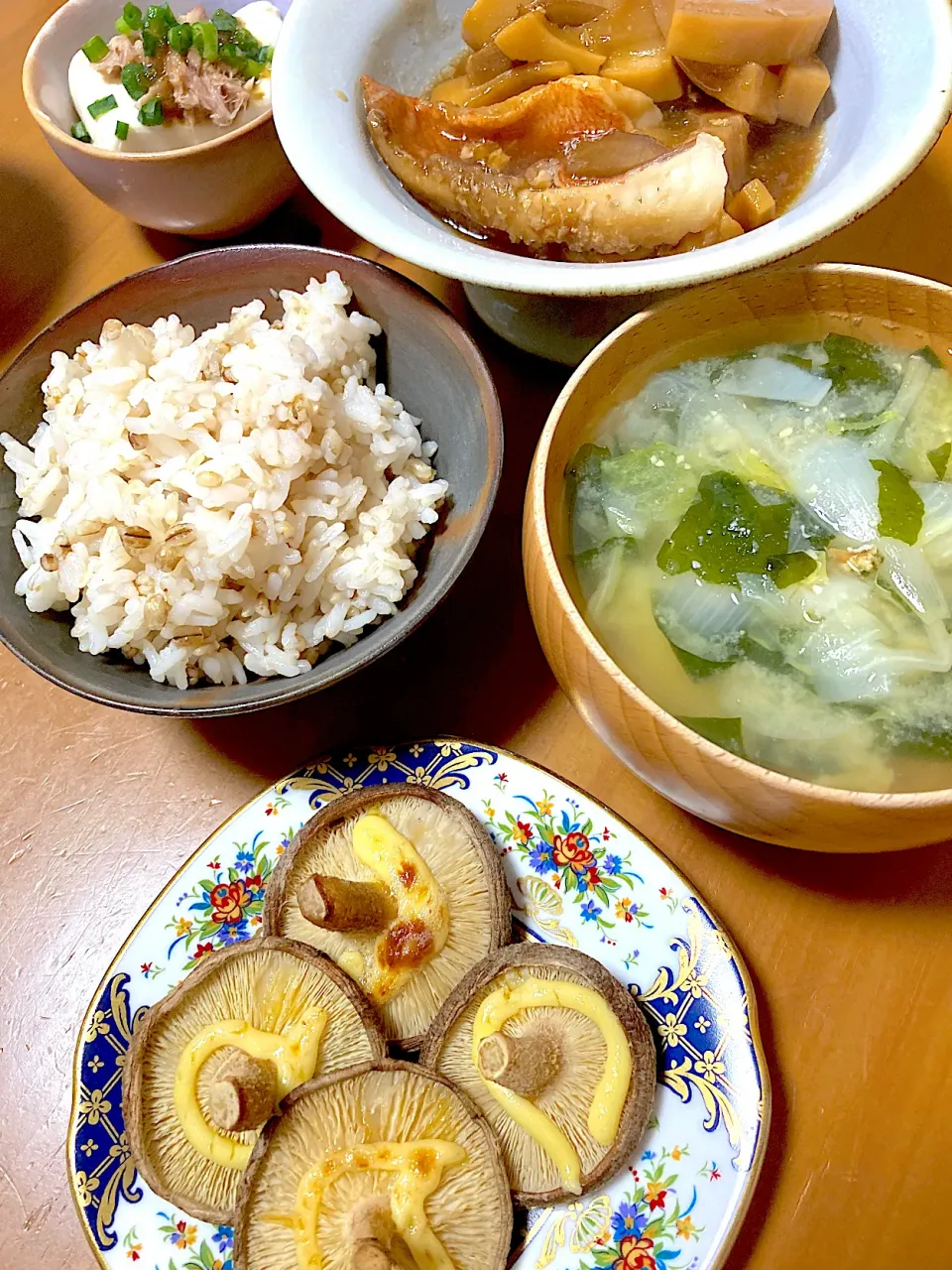 Snapdishの料理写真:赤魚の煮付け定食晩御飯💕5/5|さくたえさん