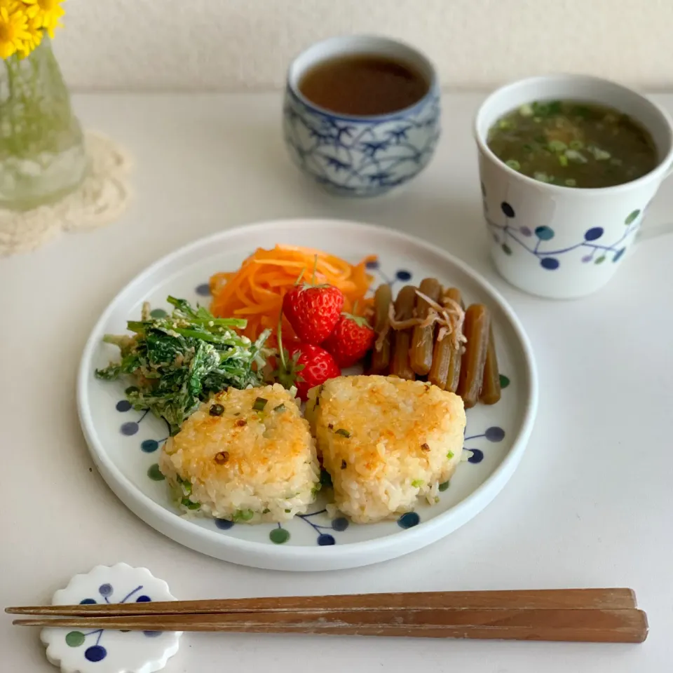 つぶみそ焼きおにぎり♡|わことひろさん