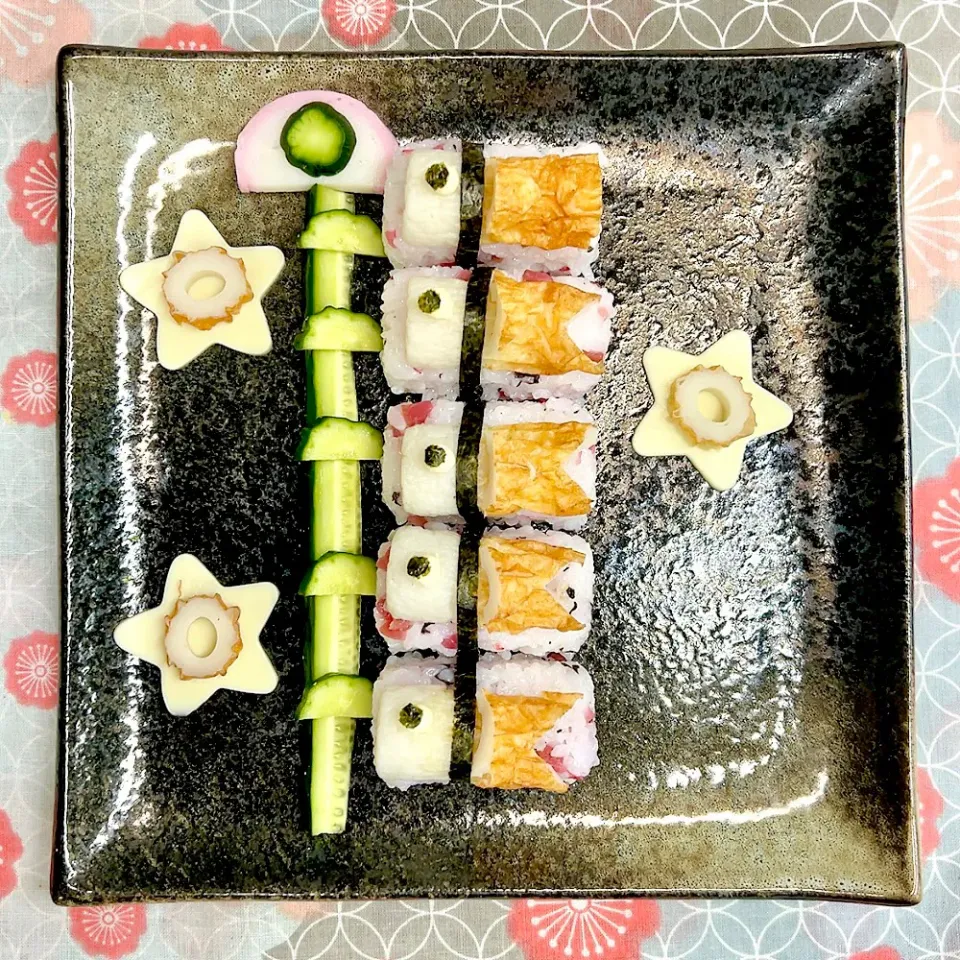 Snapdishの料理写真:ハタハタ可愛い★鯉のぼり寿司|まめもにおさん