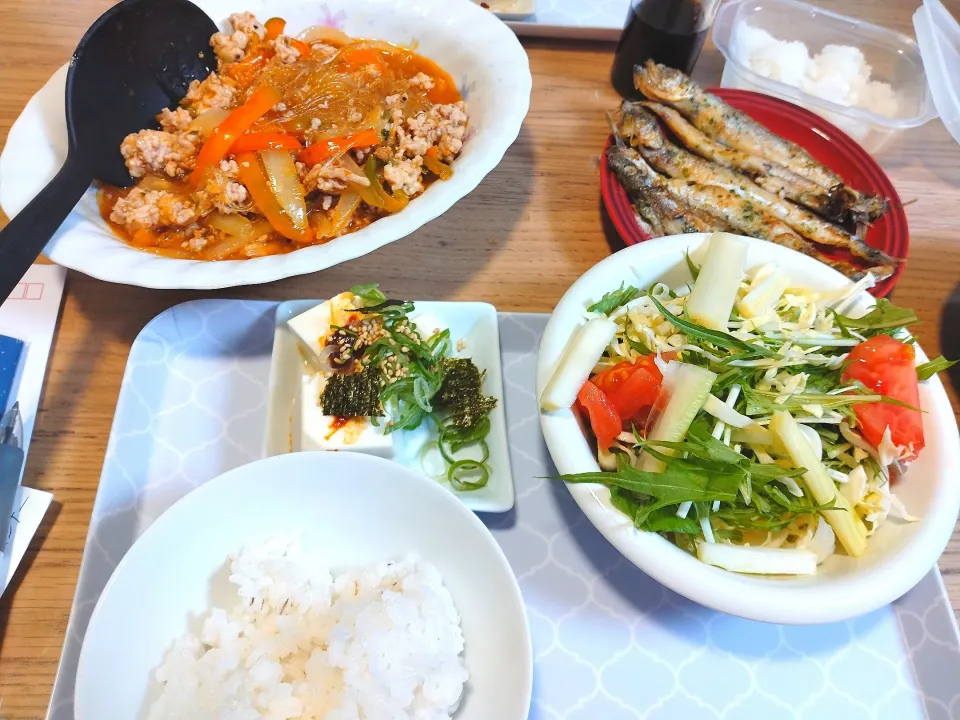 ししゃもの青さ焼き
ひき肉春雨炒め
冷奴
サラダ|さゆさん