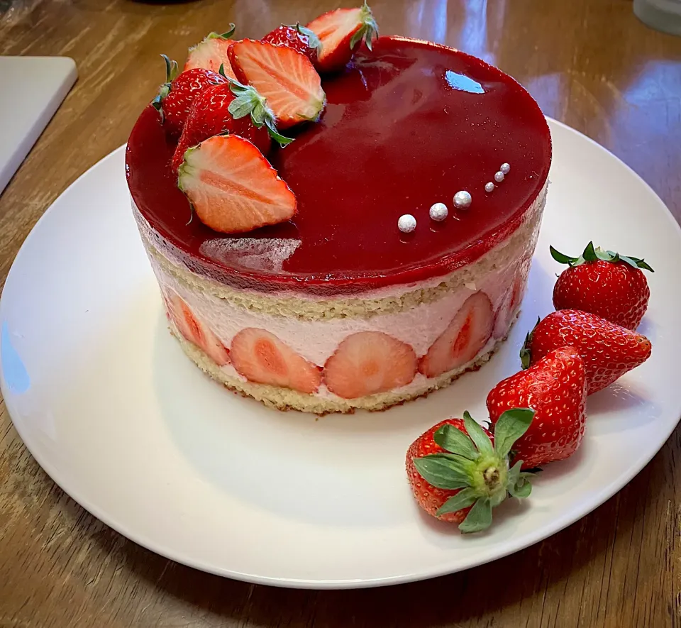 フレジェ風いちごムースケーキ🍓|コノさん