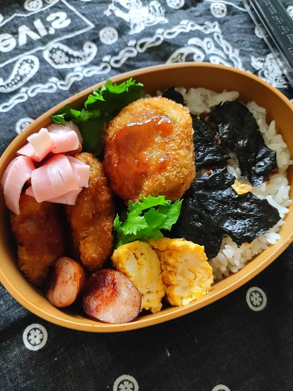 5月7日

*コロッケ
*卵焼き
*ウインナー
*ハム


ハムのお花がうまく作れない🥹安い薄いヤツだからすぐやぶけちゃう笑！|mikoさん