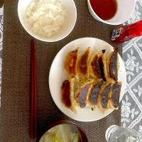 Snapdishの料理写真:餃子定食🥟| ももさん