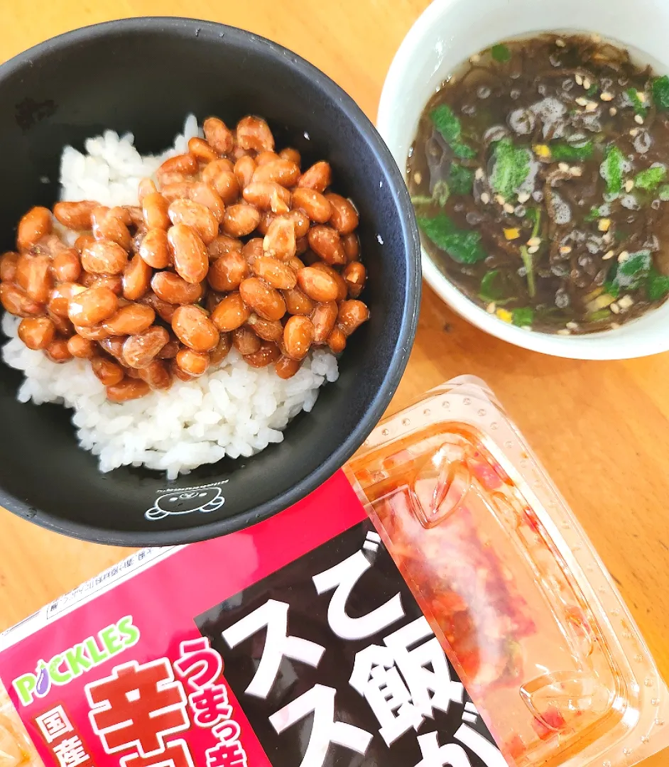 Snapdishの料理写真:納豆ご飯、もずくスープ、キムチ|さきさん