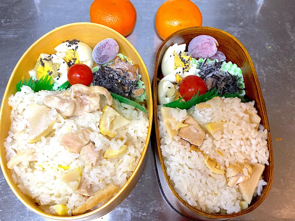 Snapdishの料理写真:油揚げ、鶏肉入り筍ご飯。ひじき煮、塩味卵、冷凍しておいた葡萄|りえはるさん