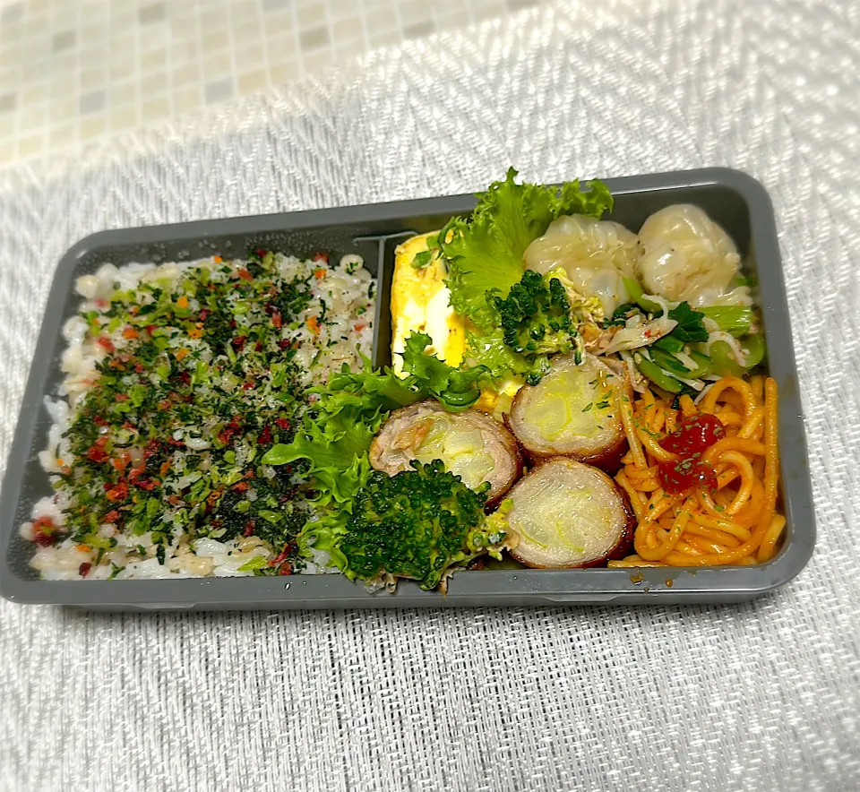 Snapdishの料理写真:今日は豚バラのネギ巻き弁当|あやごはん( ͡σ̴̶̷̤. ͡σ̴̶̷̤)ෆ⃛さん