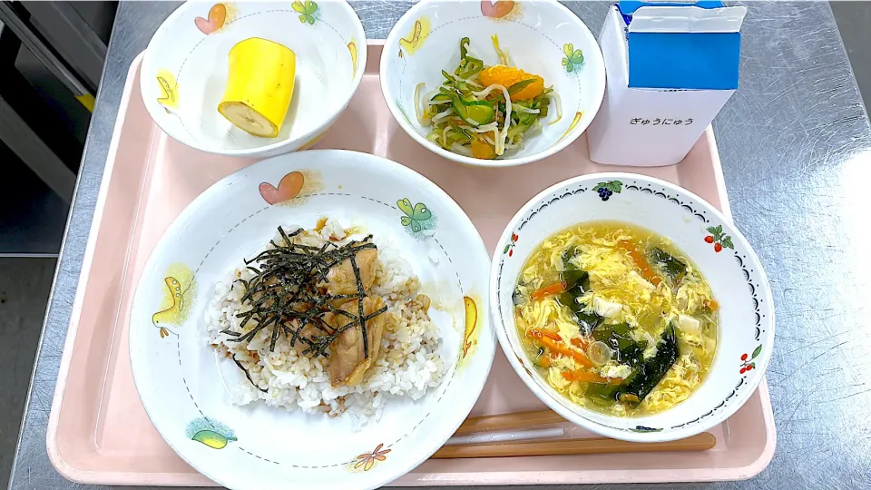 Snapdishの料理写真:5.7の給食|ただの栄養士さん