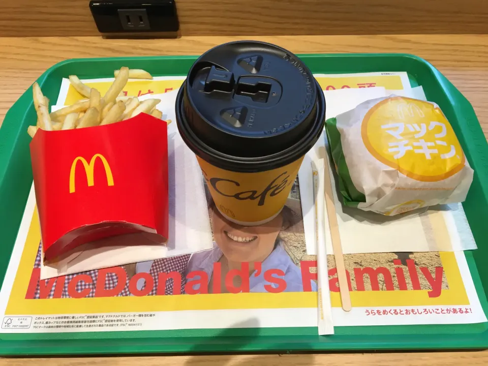 Snapdishの料理写真:マックチキン、ホットコーヒーM、ポテトM(マクドナルド。昼飯)|enarinさん