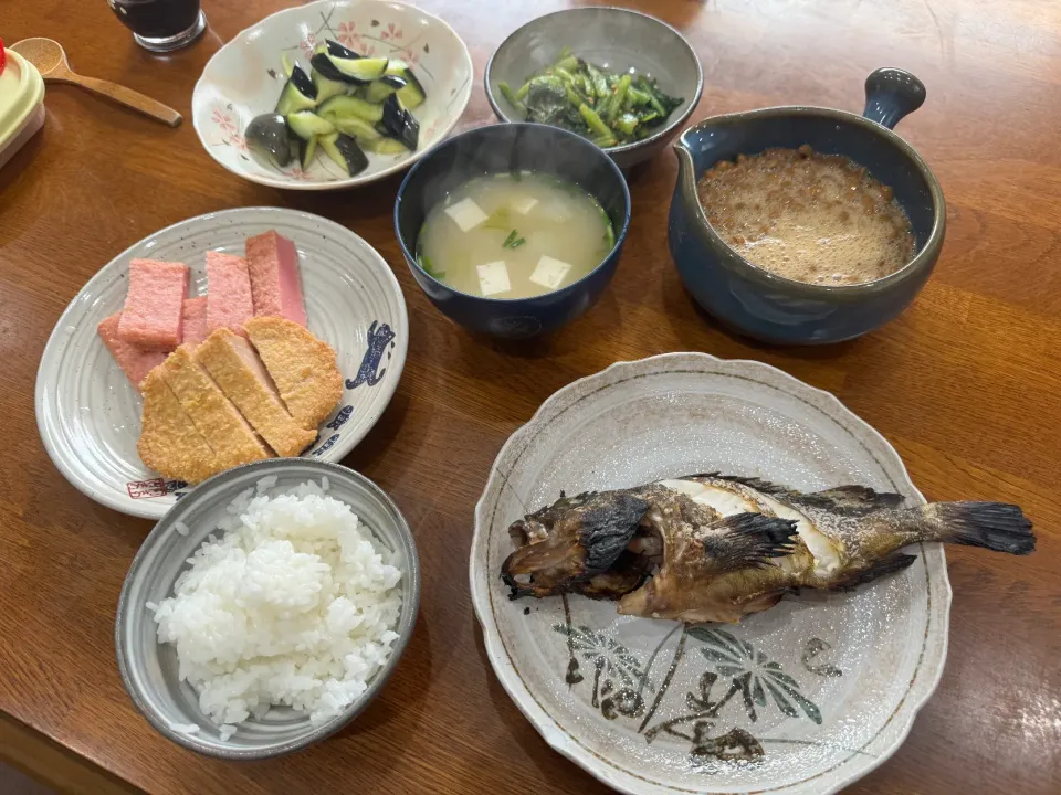 Snapdishの料理写真:次男の釣果で🐟 朝ごはん🍚|sakuramochiさん